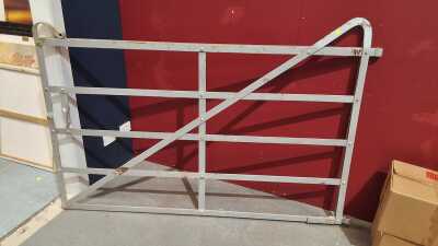 ACCESS GATE