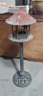 BIRD FEEDER