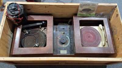 PROFESSIONAL MUSIC EQUIPMENT