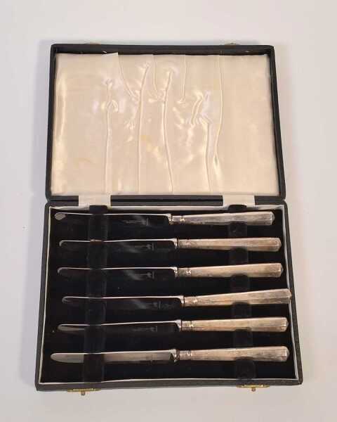 CASED KNIVES