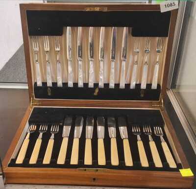 SILVER CUTLERY SERVICE