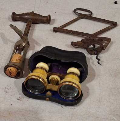 VINTAGE ACCESSORIES