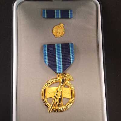 NASA OUTSTANDING LEADERSHIP MEDAL: