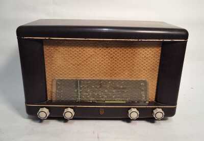 VINTAGE RADIO