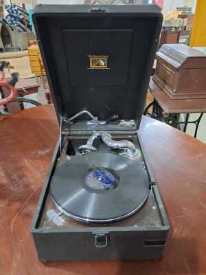 PORTABLE GRAMOPHONE