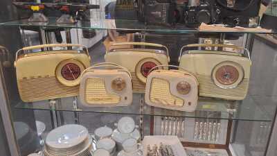 RADIOS