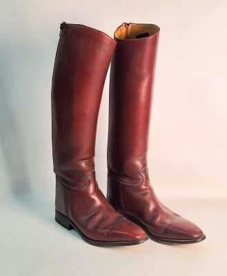RIDING BOOTS