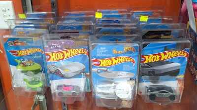 HOT WHEELS