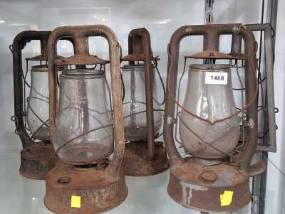 HURRICANE LAMP