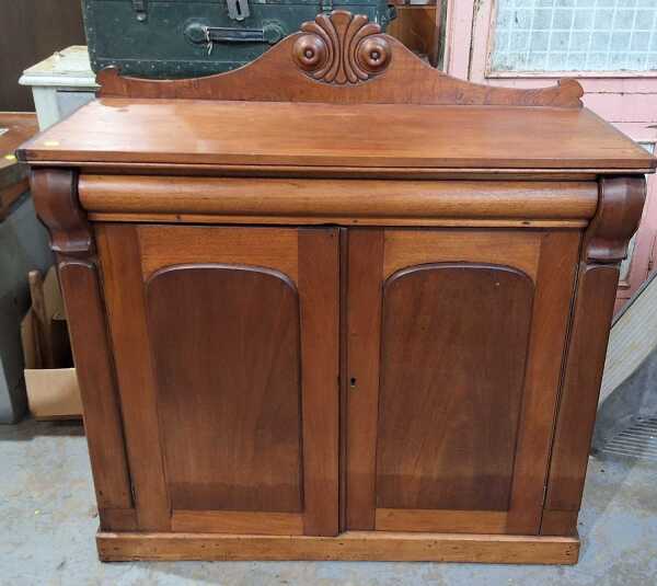 SIDEBOARD