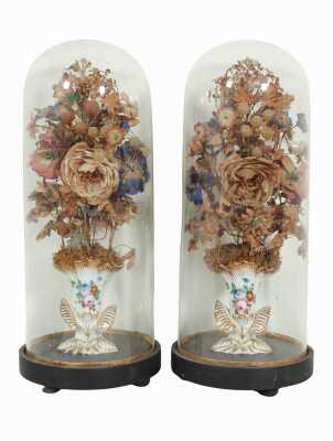 PAIR OF CENTREPIECE DISPLAY DOMES