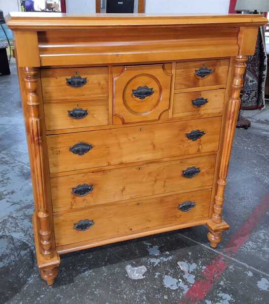 CHEST OF DRAWERS