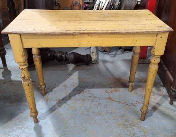 HALL CONSOLE