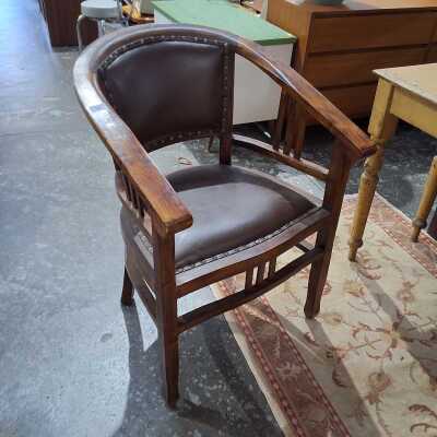 TUB CHAIR