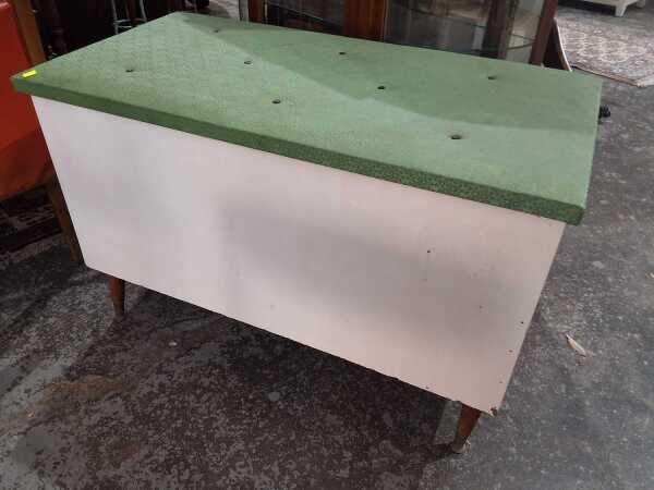 BLANKET BOX