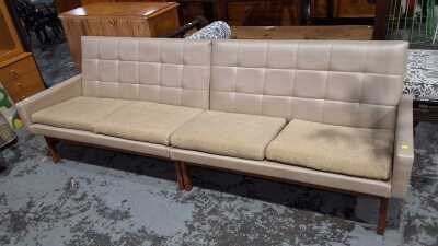 MODULAR LOUNGE