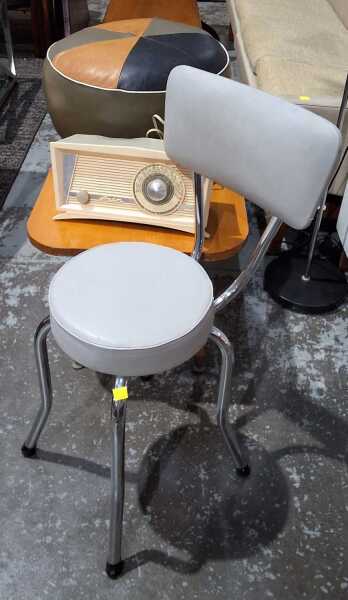 RETRO LOT
