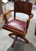 SWIVEL ARMCHAIR