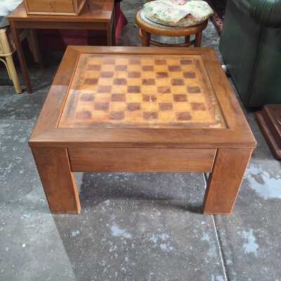 CHESS TABLE