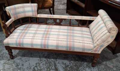 CHAISE LONGUE