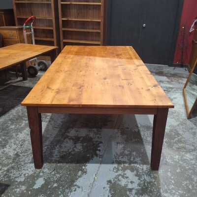 FARMHOUSE TABLE