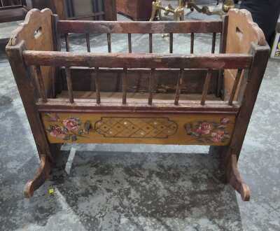 DOLLS BED