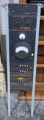 MIXING CONSOLE