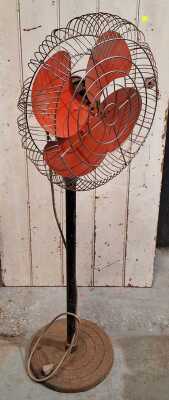 STANDING FAN