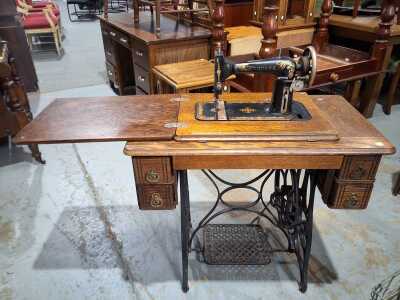 SEWING MACHINE