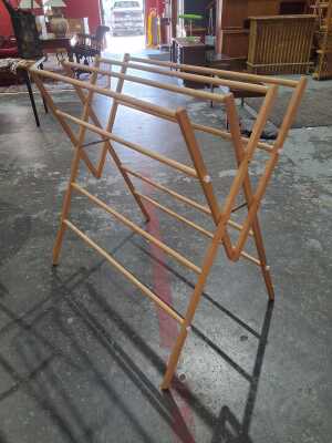 CLOTHES AIRER