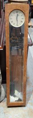 VINTAGE OAK CASED CLOCK