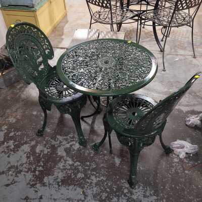 GARDEN SETTING
