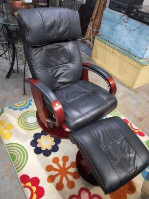 RECLINER CHAIR