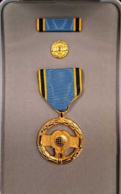 NASA EXCEPTIONAL SERVICE MEDAL: