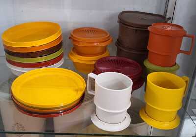 VINTAGE TUPPERWARE