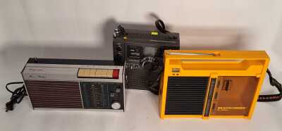VINTAGE RADIOS