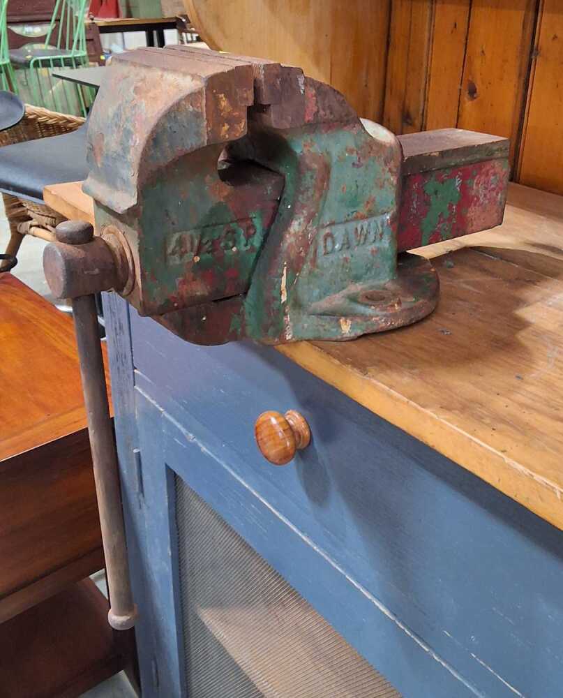 BENCH VICE