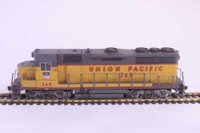 BACHMANN PLUS UNION PACIFIC GP35 DIESEL LOCOMOTIVE