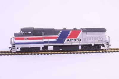 WALTHERS AMTRAK GE DASH 8 LOCOMOTIVE