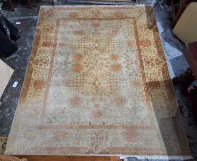 FLOOR RUG