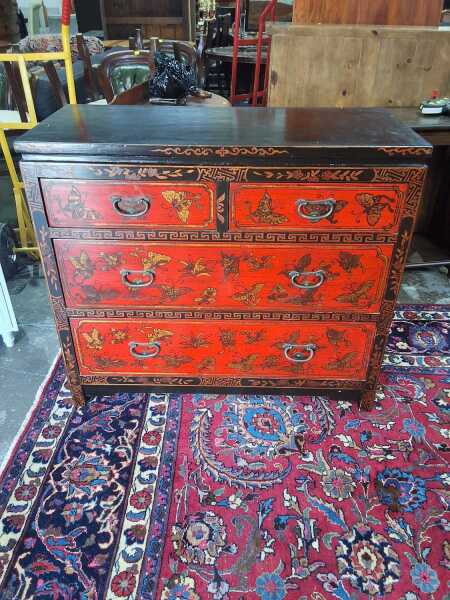 CHEST OF DRAWERS