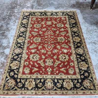 FLOOR RUG