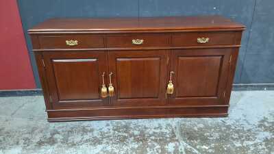 SIDEBOARD