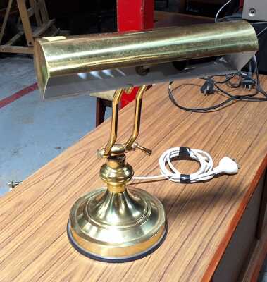 VINTAGE DESK LAMP