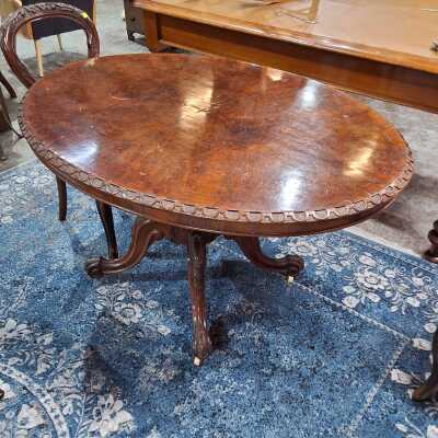 LOO TABLE