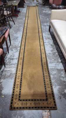HALL RUNNER