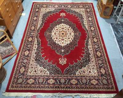 FLOOR RUG