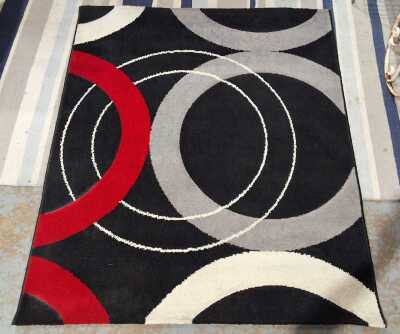 MODERN RUG