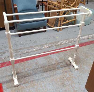 TOWEL RAIL