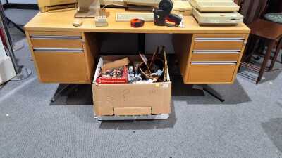 DESK